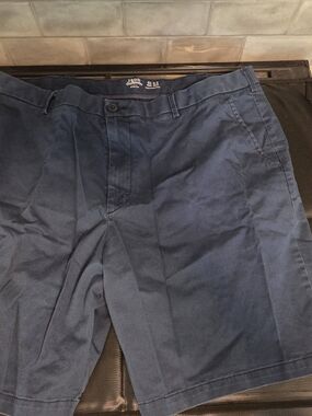 Izod Men's Navy Hybrid Chino Shorts
